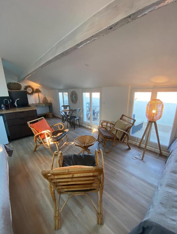 Les Nuits Etoilees, Studio Terrasse Apercu Mer, Tres Lumineux, Ac, 100M Du Port Sanary Екстериор снимка