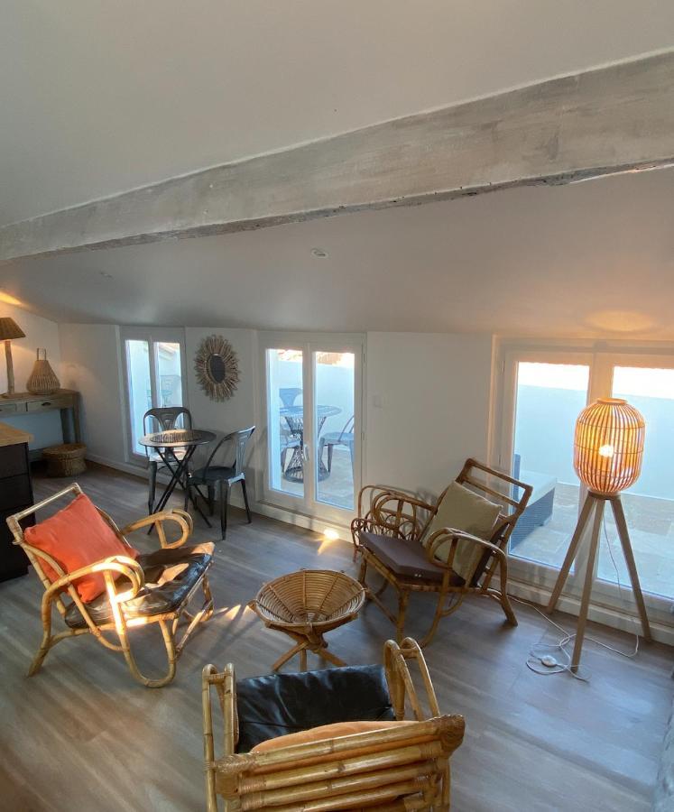 Les Nuits Etoilees, Studio Terrasse Apercu Mer, Tres Lumineux, Ac, 100M Du Port Sanary Екстериор снимка