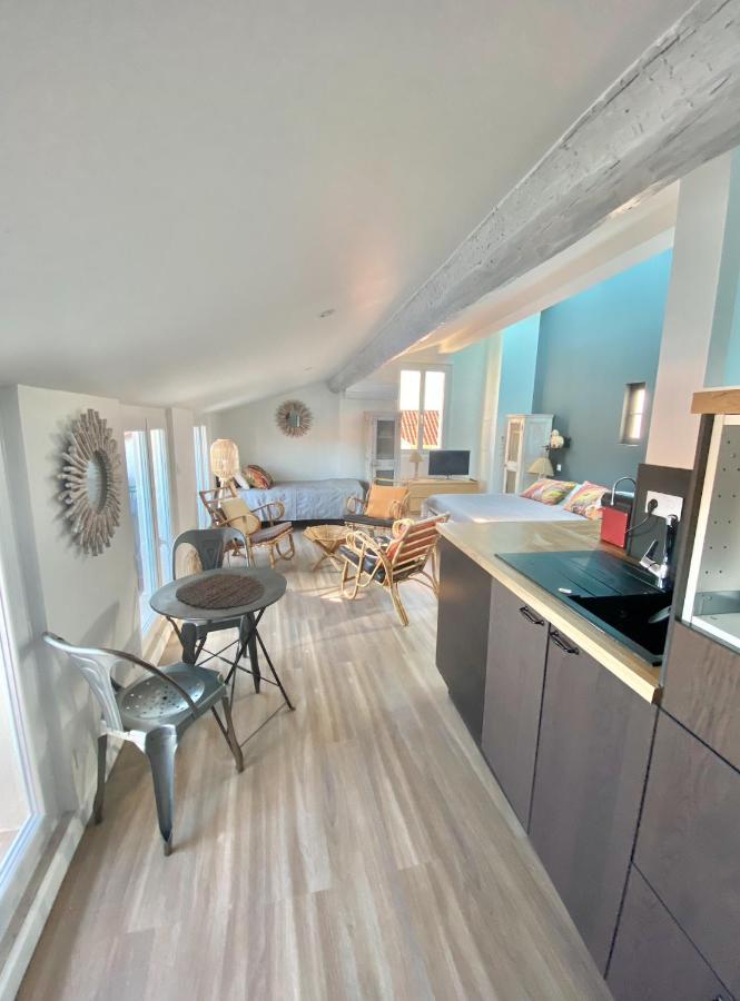 Les Nuits Etoilees, Studio Terrasse Apercu Mer, Tres Lumineux, Ac, 100M Du Port Sanary Екстериор снимка